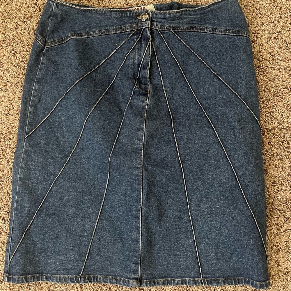 VINTAGE 90s  DENIM SKIRT w/ SUNBEAM DESIGN